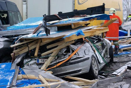 http://www.russianaustria.com/forum/images/car-crash-auto-autounfall-salzburg-wien-russian_austria-2008-011.jpg
