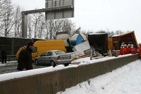 http://www.russianaustria.com/forum/images/car-crash-auto-autounfall-salzburg-wien-russian_austria-2008-014.jpg