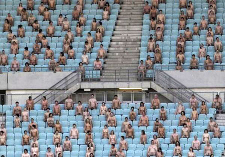 http://www.russianaustria.com/forum/images/spencer_tunick-vienna_wien-russian_austria-03.jpg